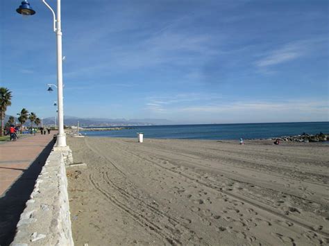 playa guadalmar naturista|Diez playas nudistas que no puedes perderte en。